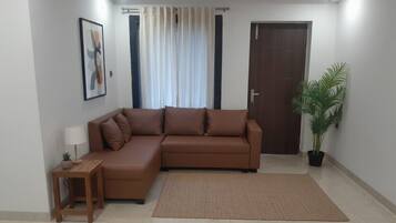 Deluxe Room, Mountain View | Living area