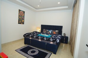 Deluxe Room, Mountain View | Free WiFi - CDS Luxury Homestay Shimla (Shimla)