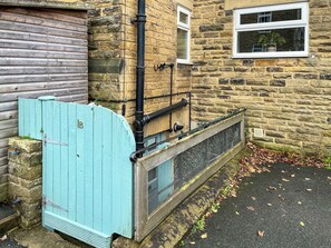 Property grounds - 1 bedroom accommodation in Ilkley (Ilkley)