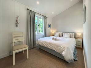 Free WiFi - 3 bedroom accommodation in Salcombe (Salcombe)