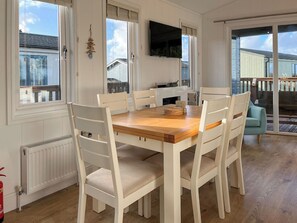 Dining - 3 bedroom accommodation in Salcombe (Salcombe)