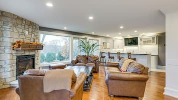 Télévision, cheminée