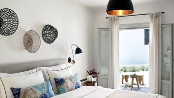 2 bedrooms, in-room safe, iron/ironing board, free WiFi
