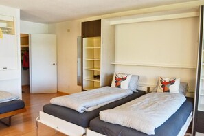 Schreibtisch, schallisolierte Zimmer, Bügeleisen/Bügelbrett, WLAN