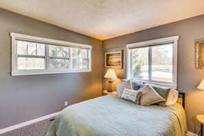 4 habitaciones, escritorio, cuna de viaje y internet