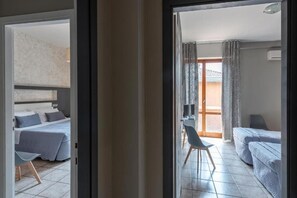 In-room safe, desk, laptop workspace, free WiFi - Hotel Roma (Salsomaggiore Terme)