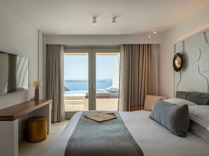 1 bedroom, in-room safe, iron/ironing board, free WiFi - Heliane Suite, Divine Sunset & Sea Views, Private Pool, Furnished Terrace, Oia (Santorini)