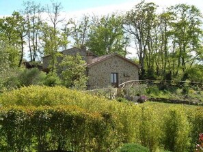 المنشأة من الخارج