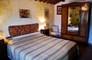 Bügeleisen/Bügelbrett, Reisekinderbett, kostenloses WLAN