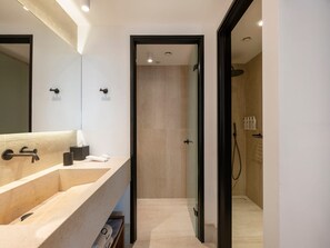 Dusche, Handtücher, Seife, Shampoo