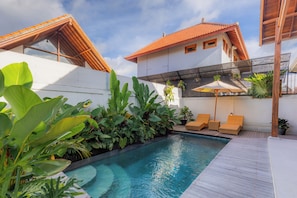 Outdoor pool - The Lok's Villa (Tegallalang)