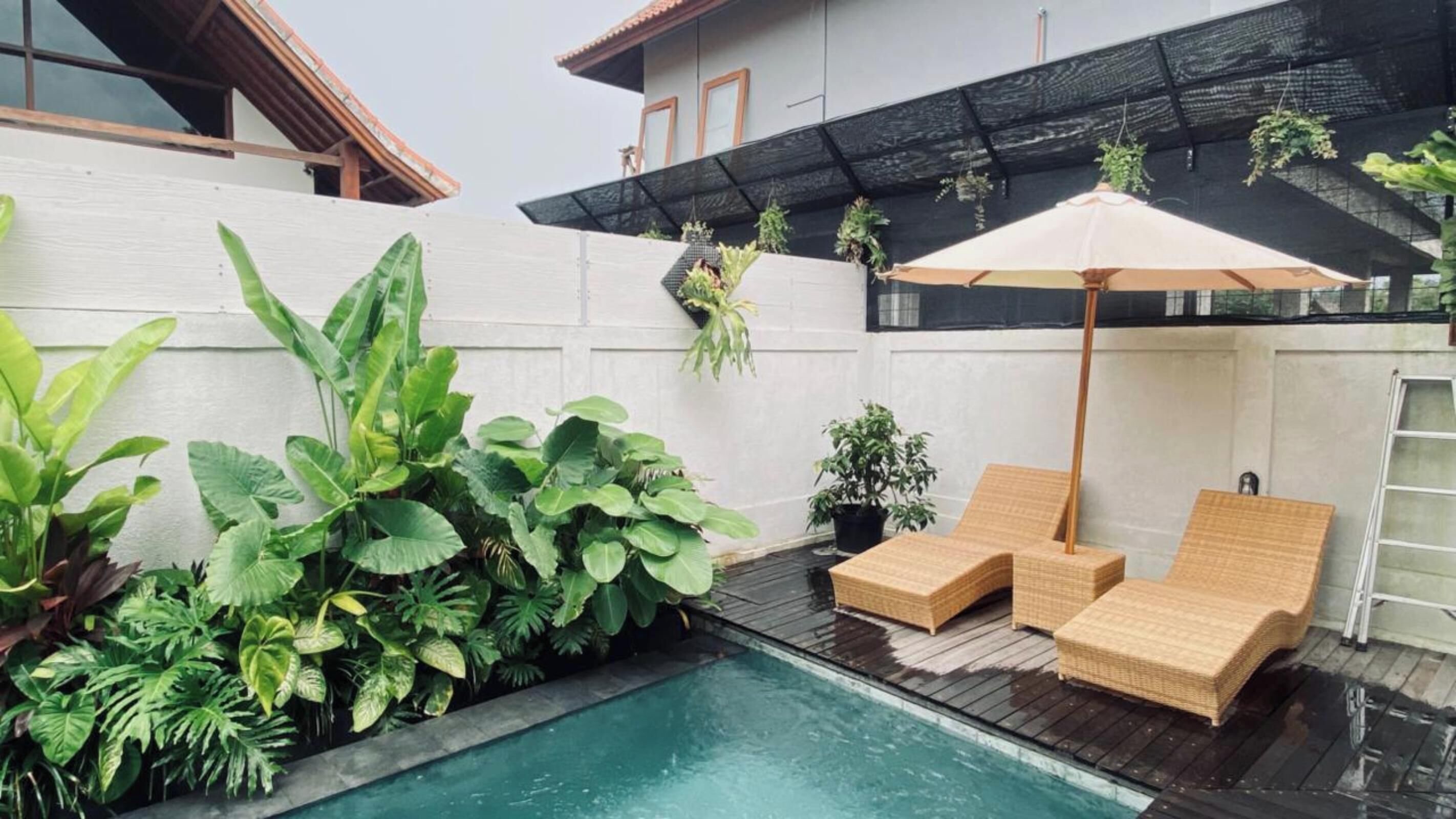 Hồ bơi ngoài trời 