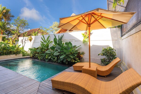 Açık yüzme havuzu 