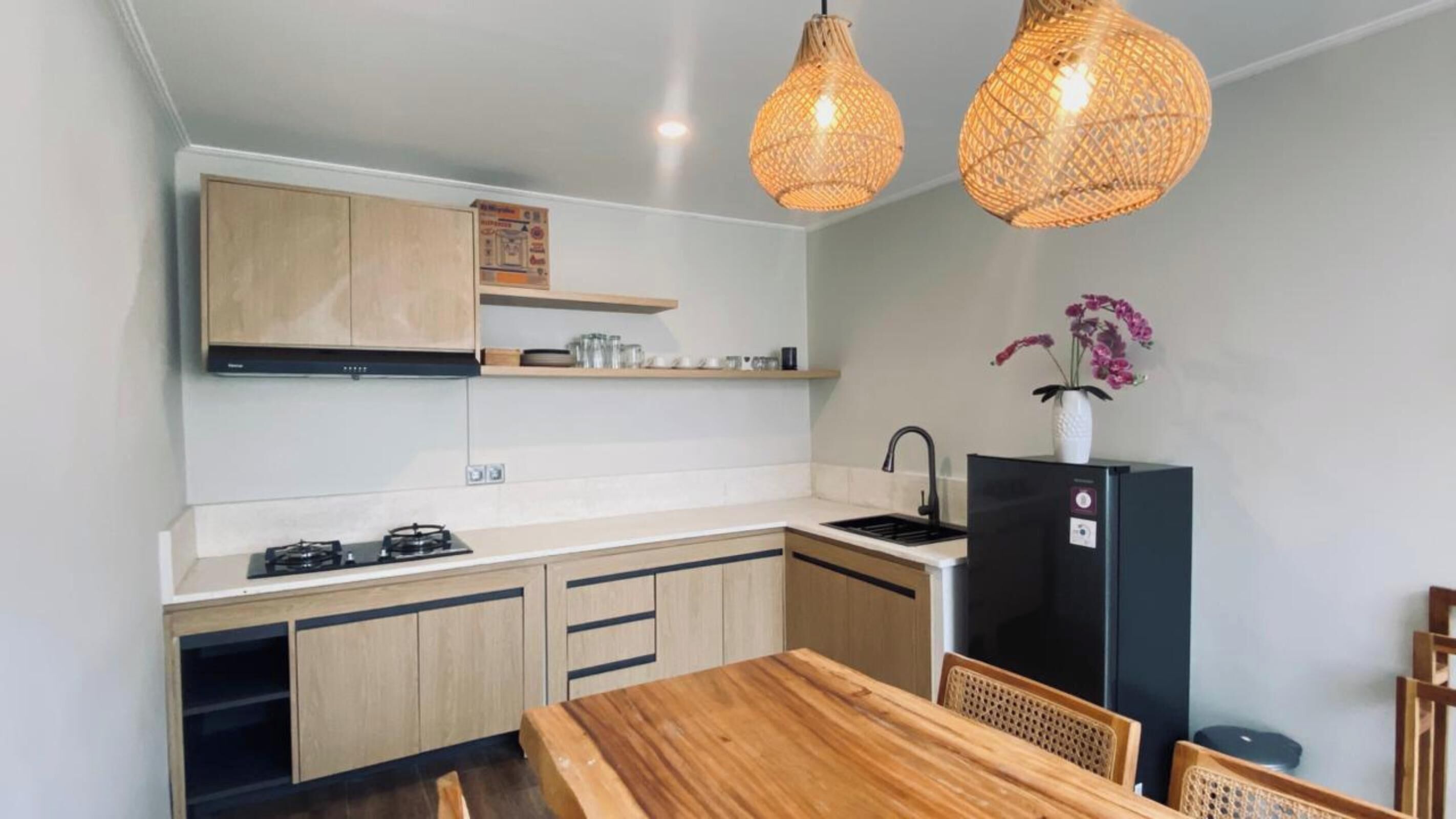 Standard Villa, Pool View | Private kitchen | Fridge, dishwasher, cookware/dishes/utensils