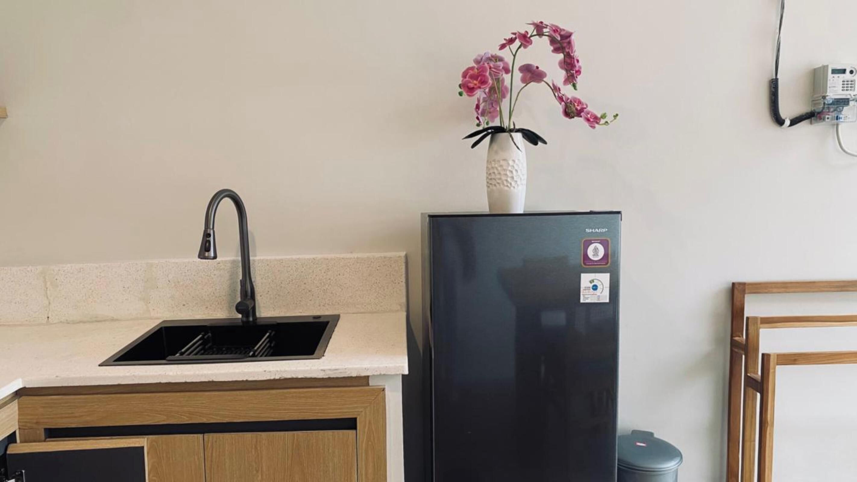 Standard Villa, Pool View | Private kitchen | Fridge, dishwasher, cookware/dishes/utensils