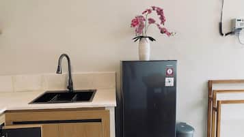 Standard Villa, Pool View | Private kitchen | Fridge, dishwasher, cookware/dishes/utensils