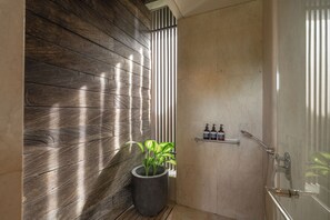 Deluxe Villa, 4 Bedrooms, Private Pool, Pool View | Bathroom | Rainfall showerhead, hair dryer, towels, soap - Villa Ixora by Alfred in Bali (Canggu)