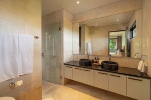 Deluxe Villa, 4 Bedrooms, Private Pool, Pool View | Bathroom - Villa Ixora by Alfred in Bali (Canggu)