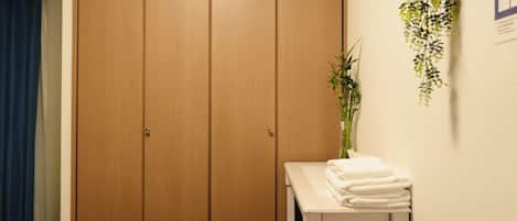 Comfort-Dreibettzimmer, 1 King-Bett und Schlafsofa, Nichtraucher, Kochnische