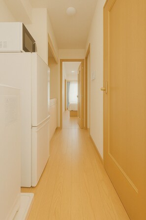 Kamar Double Comfort, 1 Tempat Tidur Queen, Bebas Asap Rokok, balkon | Tirai kedap cahaya dan Wi-Fi gratis