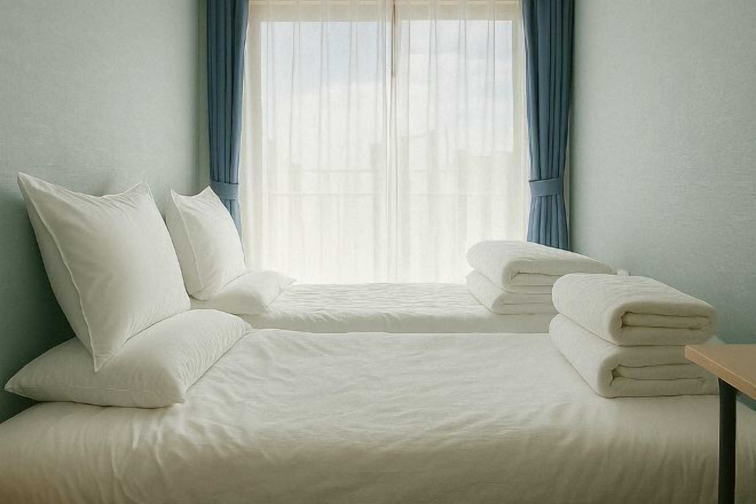 Blackout drapes, free WiFi