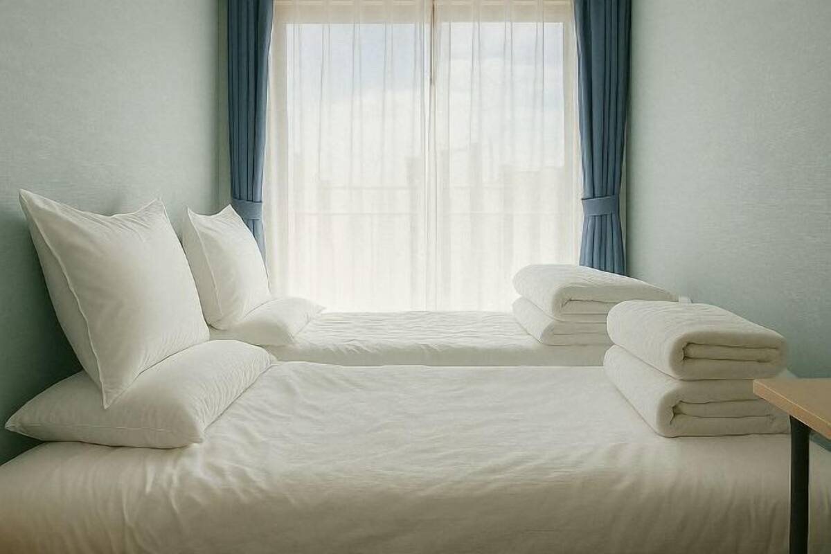 Blackout drapes, free WiFi