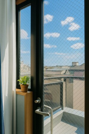 Kamar Quadruple Keluarga, Beberapa Tempat Tidur, Bebas Asap Rokok, balkon | Tirai kedap cahaya dan Wi-Fi gratis