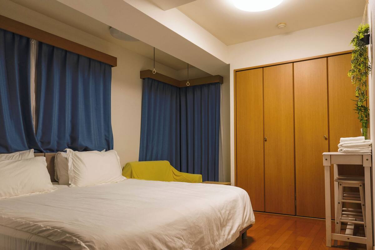 Comfort Triple Room, 1 King Bed with Sofa bed, Non Smoking, Kitchenette | Blackout drapes, free WiFi