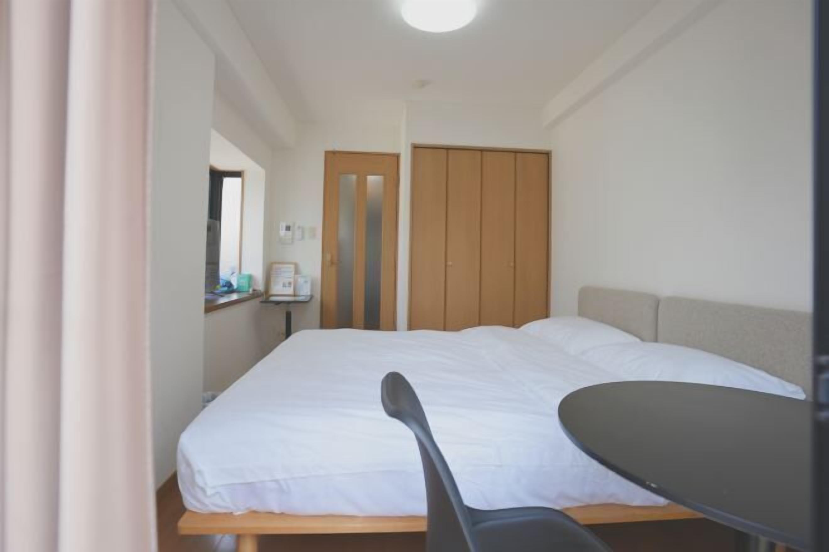 Blackout drapes, free WiFi