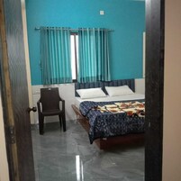 Camas plegables/adicionales y ropa de cama 