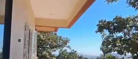 Villa, vista montagna | Balcone