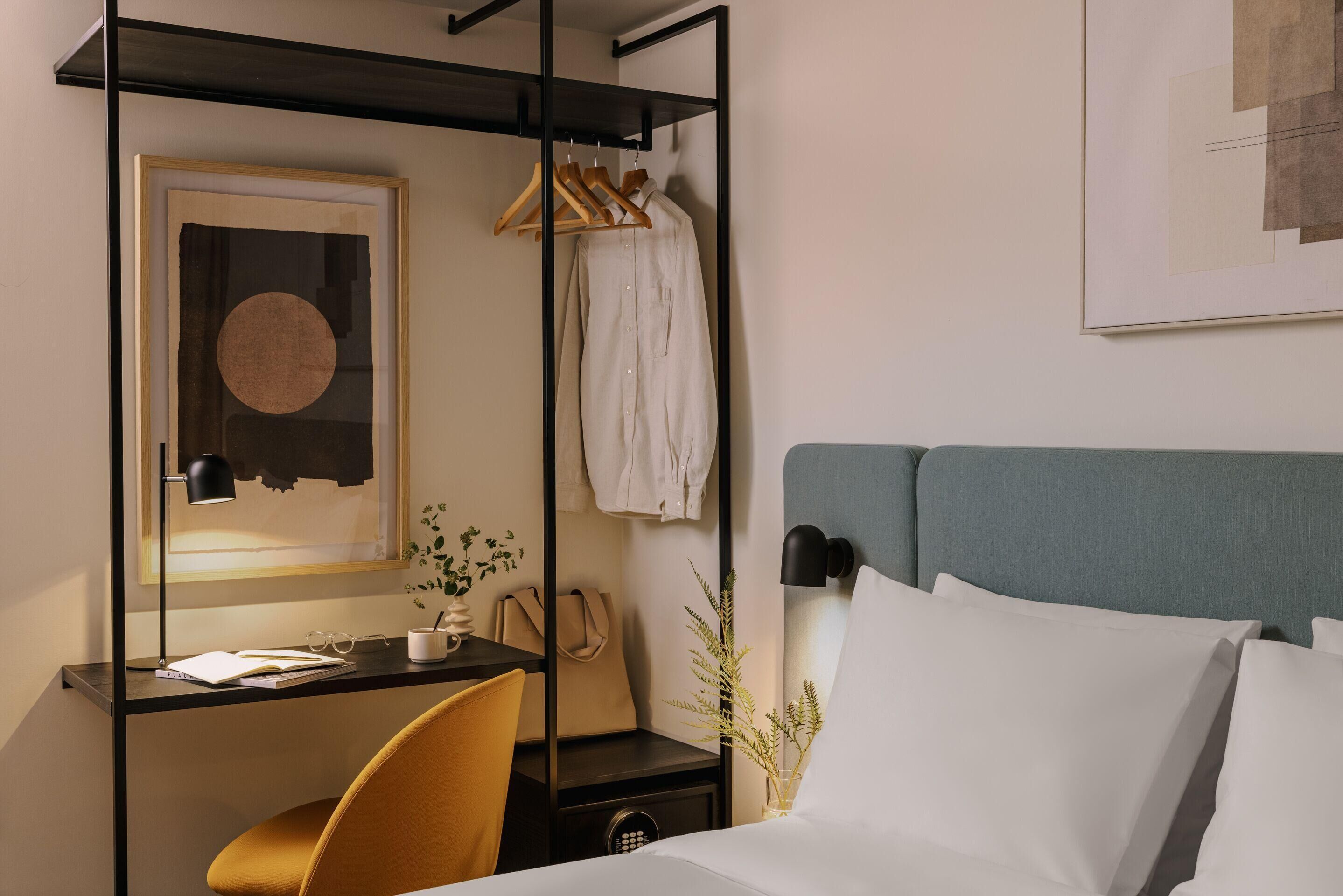 Caja de seguridad en la habitación, cortinas blackout y wifi gratis 