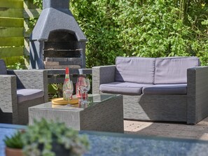 Terrace/patio - Holiday home in a park with a swimming pool (Baarland)