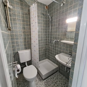 Departamento básico | Baño
