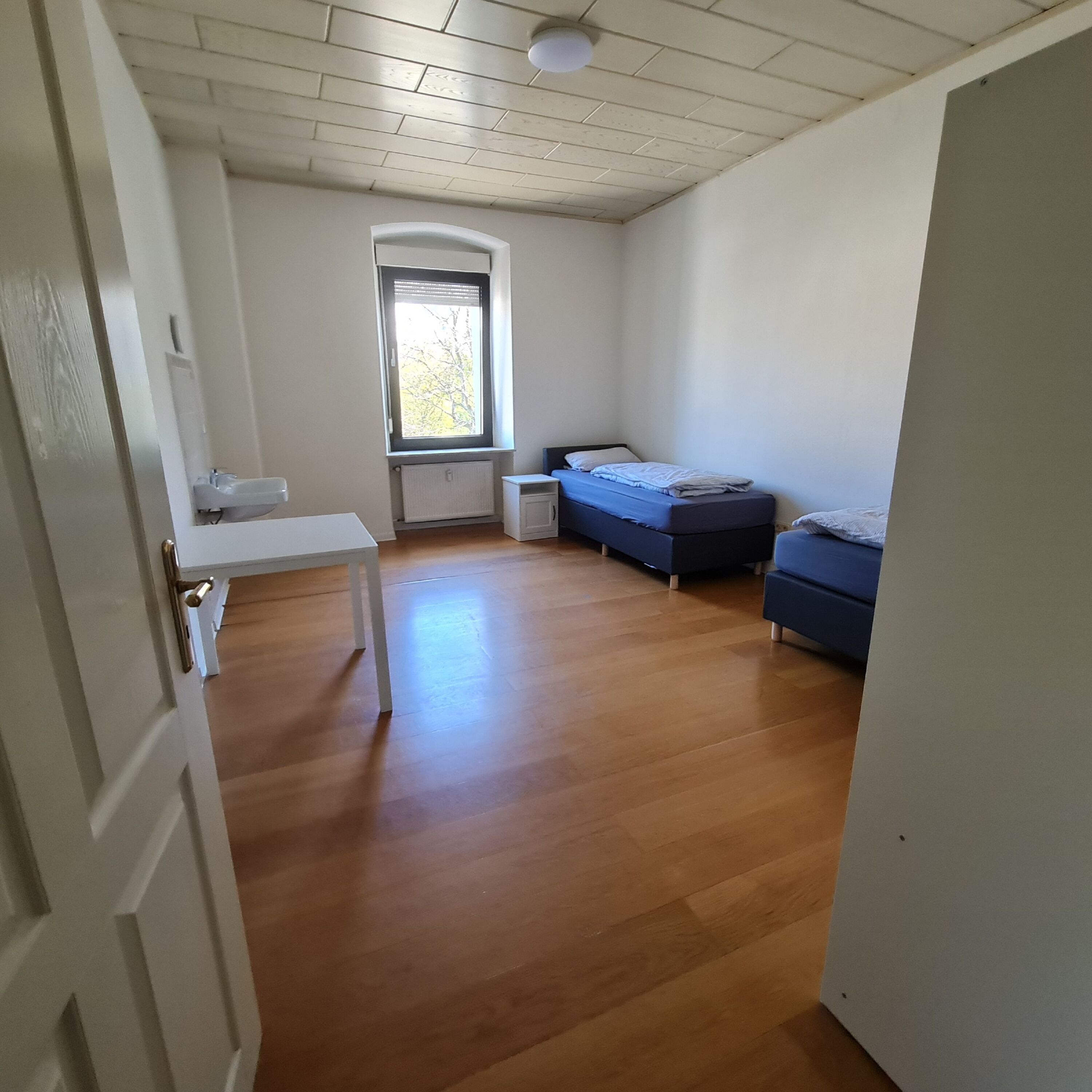 Iron/ironing board, free WiFi