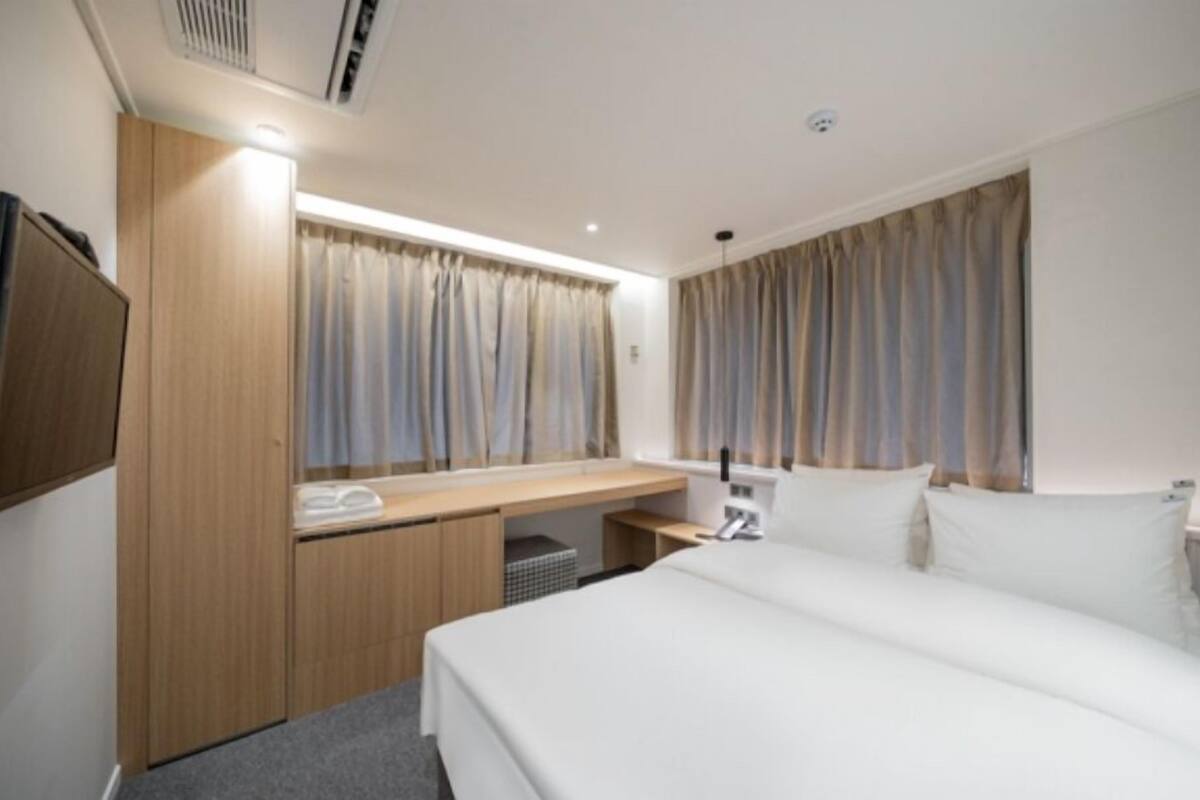 Classic Double Room, City View | Desk, laptop workspace, free WiFi