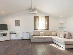 TV - Green Experience by Interhome (Poreč/Tar)