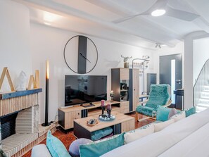TV - Residencia La Perla by Interhome (Dénia)