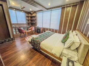 Desk, free WiFi - Lake Serenade (Srinagar)