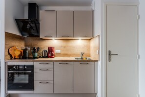 Fridge, microwave, oven, stovetop - Apartment “Côté Dunes Mimizan” – Your Getaway Between Ocean and Nature in Mimizan (Mimizan)