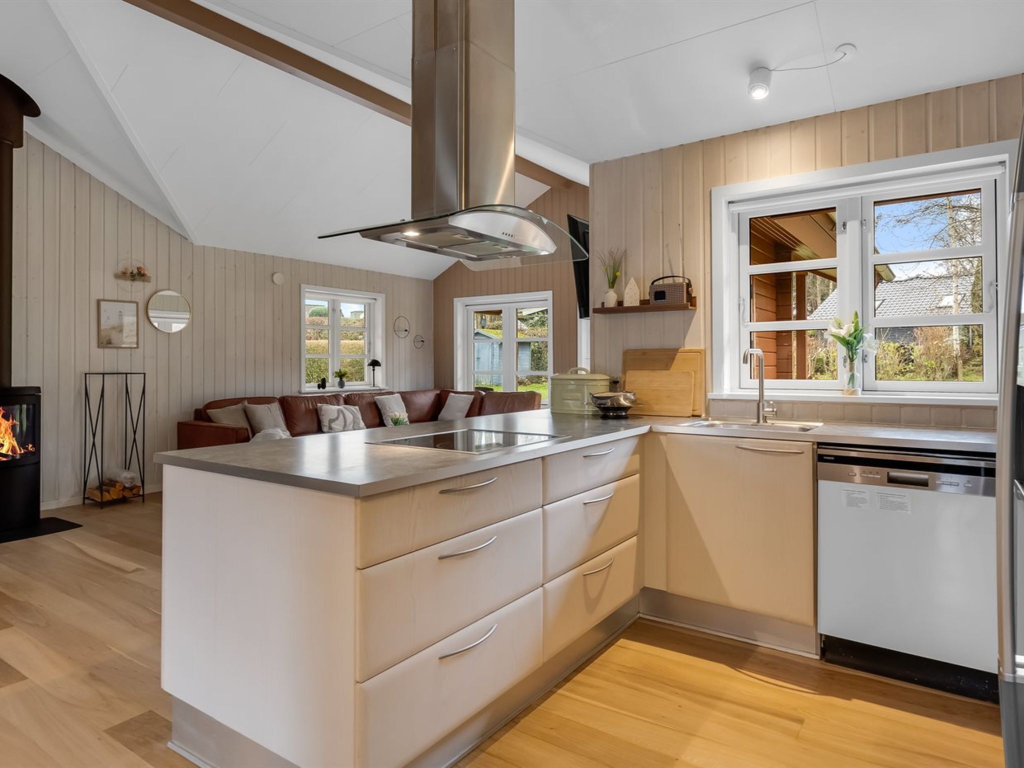 冰箱、微波炉、洗碗机、厨具/餐具