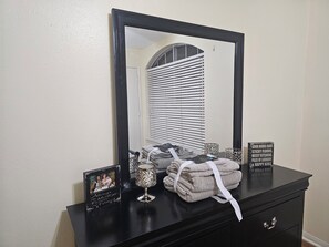 Interior - Terrific 2-bedroom house with AC and POOL in charming Richmond (Richmond)