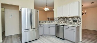 Terrific 2-bedroom house with AC and POOL in charming Richmond