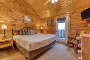 5 bedrooms, iron/ironing board, free WiFi, bed sheets - Game Room, Arcade, Theater, Hot Tub • Near Pigeon Forge | Skycrest by AvantStay (Sevierville)
