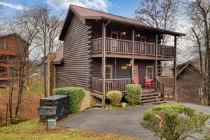 Exterior - Game Room, Arcade, Theater, Hot Tub • Near Pigeon Forge | Skycrest by AvantStay (Sevierville)