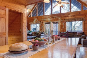 Dining - Game Room, Arcade, Theater, Hot Tub • Near Pigeon Forge | Skycrest by AvantStay (Sevierville)