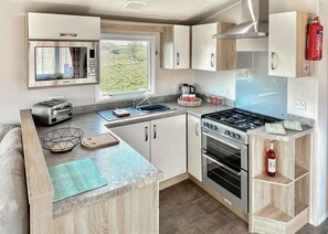 Fridge, oven, stovetop, toaster