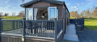 Leisure Lodge Hot Tub (Pet)