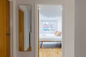 Internet, bed sheets - Serene Scandi Inspired Flat by Tower Bridge (Greater London)