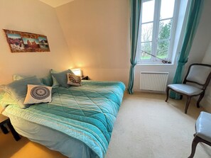 4 bedrooms, bed sheets - The domain of love (Saint-Vincent-du-Boulay)